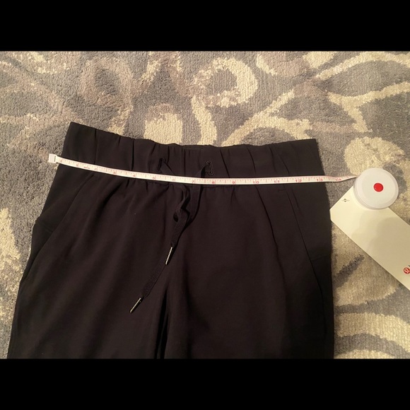 NWT Lululemon Luxtreme On The Fly Pant - Picture 7 of 8